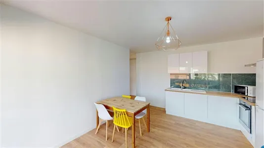 Rooms in Saint-Julien-en-Genevois - photo 8