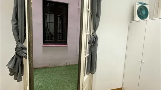 Rooms in Barcelona Eixample - photo 6