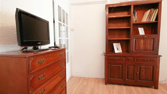Rooms in Barcelona Eixample - photo 9