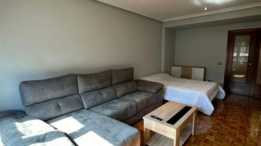 Rooms in Oviedo - photo 4