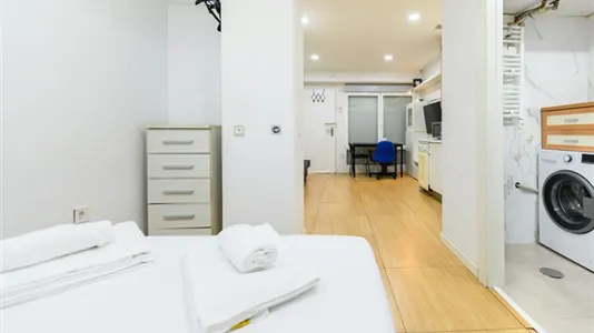 Apartments in Madrid Ciudad Lineal - photo 2