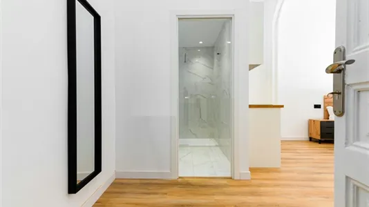 Rooms in Barcelona Eixample - photo 9