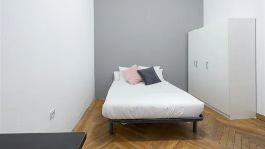 Rooms in Madrid Centro - photo 2