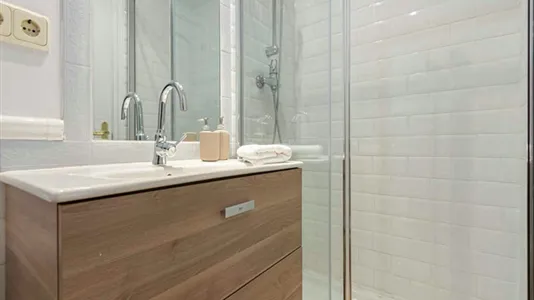 Rooms in Madrid Centro - photo 8