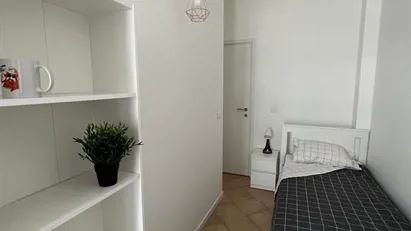 Room for rent in Bari, Puglia