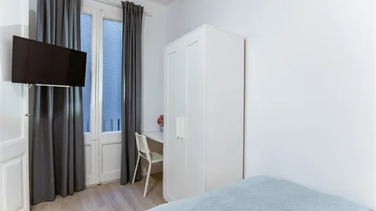 Rooms in Barcelona Ciutat Vella - photo 4