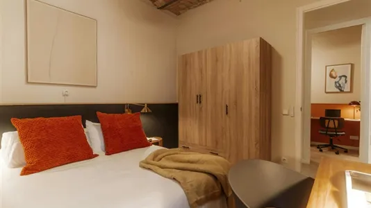 Rooms in Barcelona Ciutat Vella - photo 4