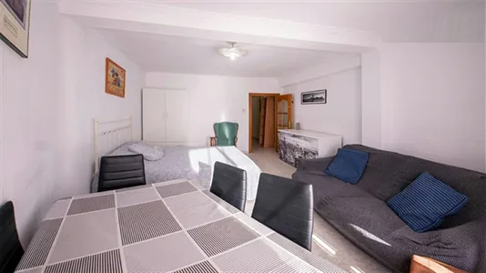 Rooms in el Camí de Vera - photo 6