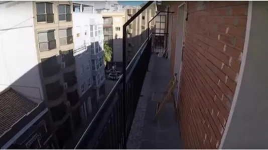 Rooms in el Camí de Vera - photo 10