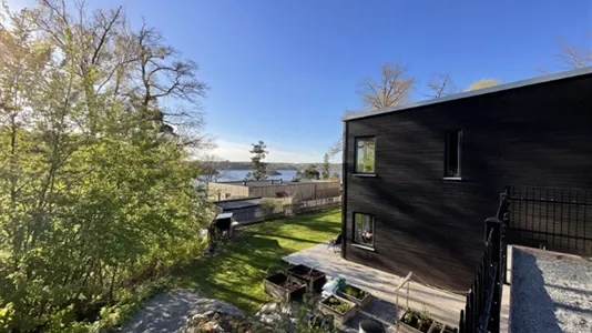 Houses in Nacka - photo 2
