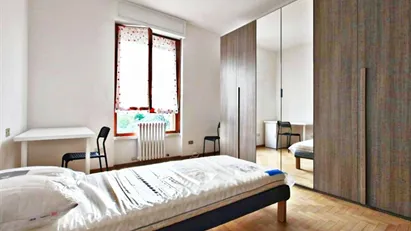 Room for rent in Milano Zona 8 - Fiera, Gallaratese, Quarto Oggiaro, Milan