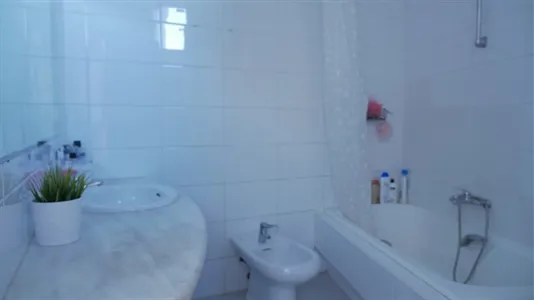 Rooms in Barcelona Eixample - photo 10