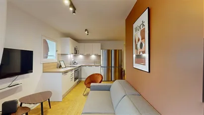 Room for rent in L'Haÿ-les-Roses, Île-de-France