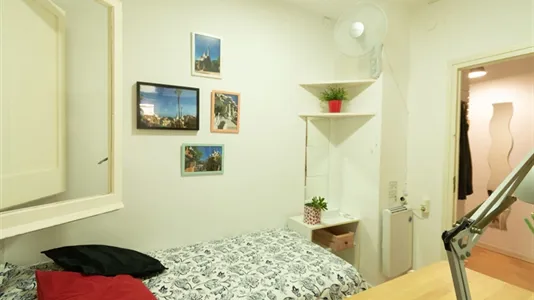 Rooms in Barcelona Eixample - photo 4