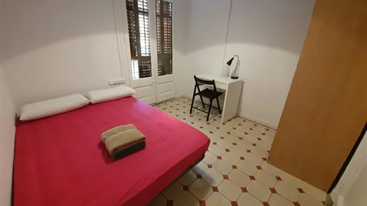 Rooms in Barcelona Ciutat Vella - photo 2