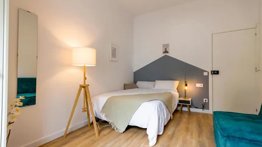 Rooms in Barcelona Ciutat Vella - photo 5
