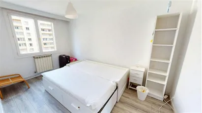 Room for rent in Grenoble, Auvergne-Rhône-Alpes