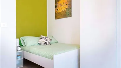 Room for rent in Buccinasco, Lombardia