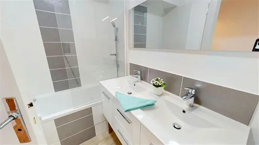 Rooms in Lyon - photo 9