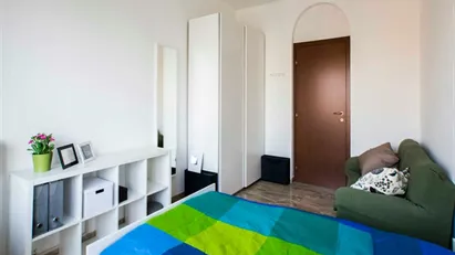 Room for rent in Milano Zona 7 - Baggio, De Angeli, San Siro, Milan