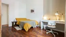Room for rent, Barcelona Ciutat Vella, Barcelona, &lt;span class=&quot;blurred street&quot; onclick=&quot;ProcessAdRequest(14221757)&quot;&gt;&lt;span class=&quot;hint&quot;&gt;See streetname&lt;/span&gt;[xxxxxxxxxxxxx]&lt;/span&gt;