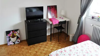 Room for rent in Milano Zona 6 - Barona, Lorenteggio, Milan