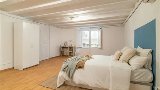 Rooms in Barcelona Ciutat Vella - photo 4