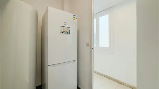 Rooms in Barcelona Eixample - photo 7