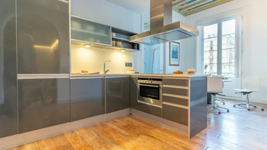 Rooms in Barcelona Ciutat Vella - photo 5