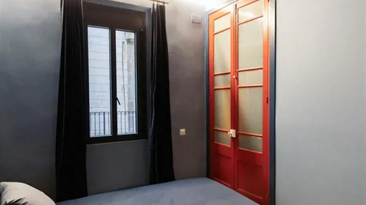 Rooms in Barcelona Ciutat Vella - photo 3