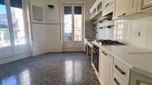 Rooms in Genoa - photo 4