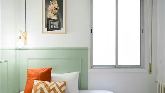 Rooms in Madrid Centro - photo 8