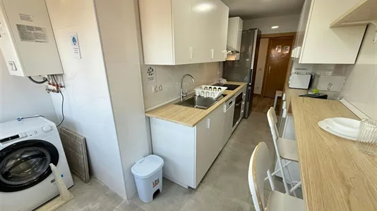 Rooms in Madrid Barajas - photo 8