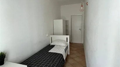 Room for rent in Bari, Puglia