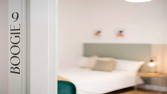 Rooms in Madrid Centro - photo 4