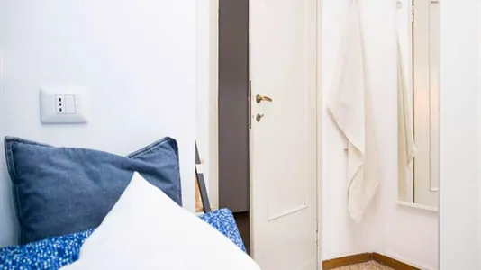 Rooms in Milano Zona 8 - Fiera, Gallaratese, Quarto Oggiaro - photo 1