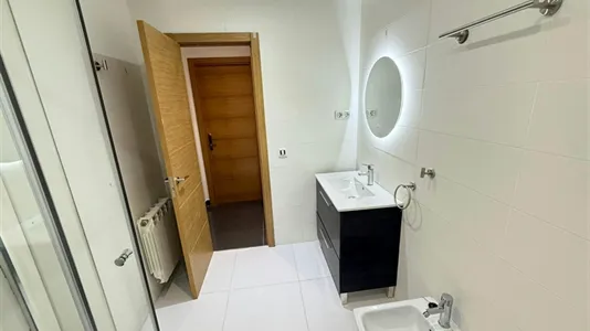 Rooms in Madrid Centro - photo 9