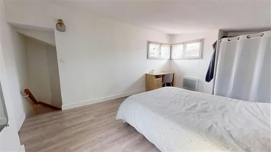 Rooms in Nîmes - photo 4