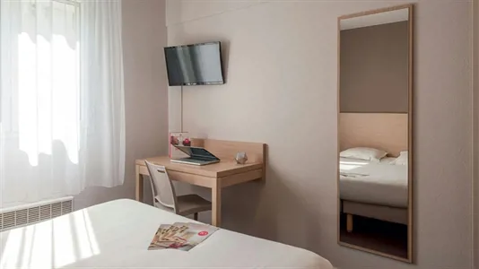 Apartments in Lyon - photo 3