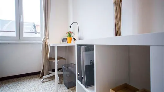 Rooms in Milano Zona 8 - Fiera, Gallaratese, Quarto Oggiaro - photo 6