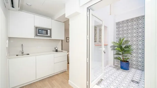 Rooms in Málaga - photo 2