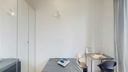 Room for rent in Milano Zona 4 - Vittoria, Forlanini, Milan