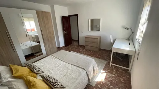 Rooms in Málaga - photo 3
