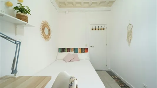 Rooms in Barcelona Ciutat Vella - photo 4