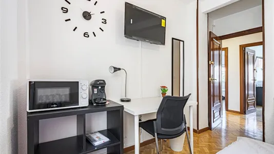 Rooms in Guadalajara - photo 5