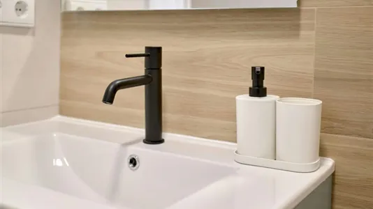 Apartments in Valencia Ciutat Vella - photo 5