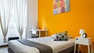 Room for rent, Milano Zona 6 - Barona, Lorenteggio, Milan, Via Raffaello Bertieri, Italy