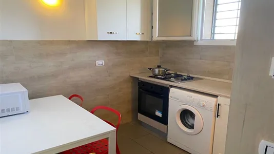 Rooms in Roma Municipio VI – Roma Delle Torri - photo 9