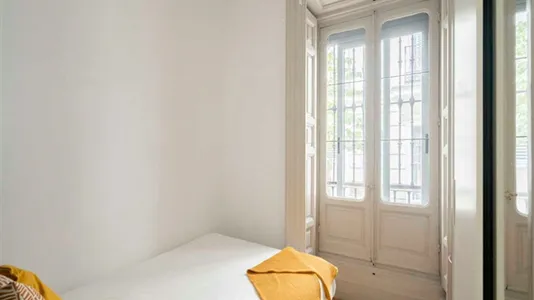 Rooms in Madrid Centro - photo 6