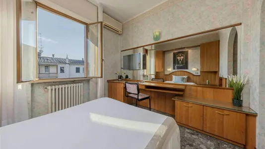 Rooms in Novara - photo 1